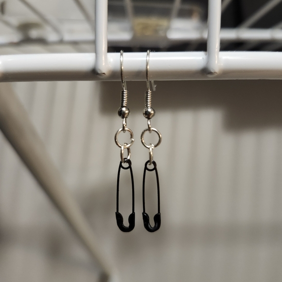 NEW Emo HANDMADE Punk Goth Grunge Pin Dangle Drop Earrings - Picture 2 of 4